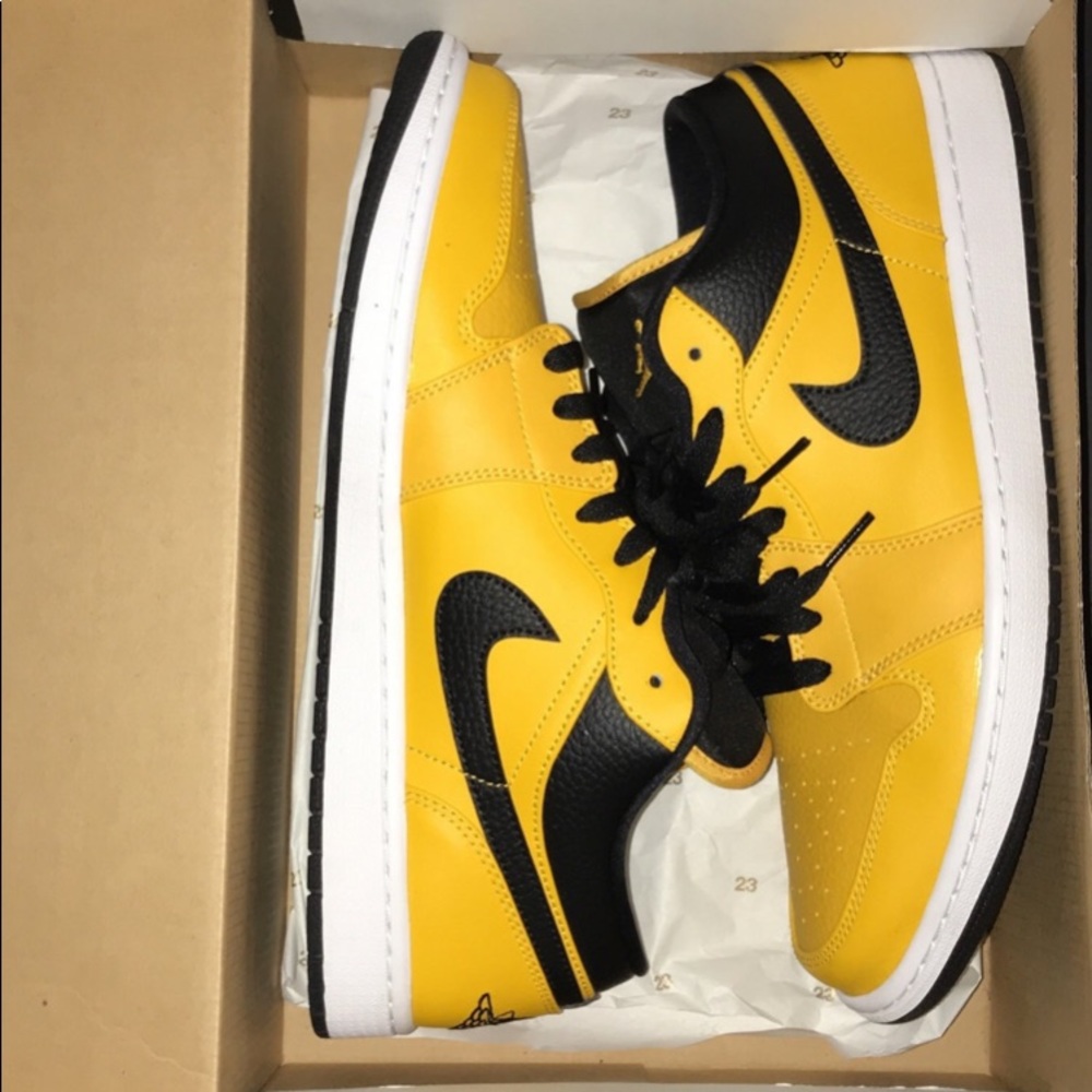 Jordan 10 University Gold